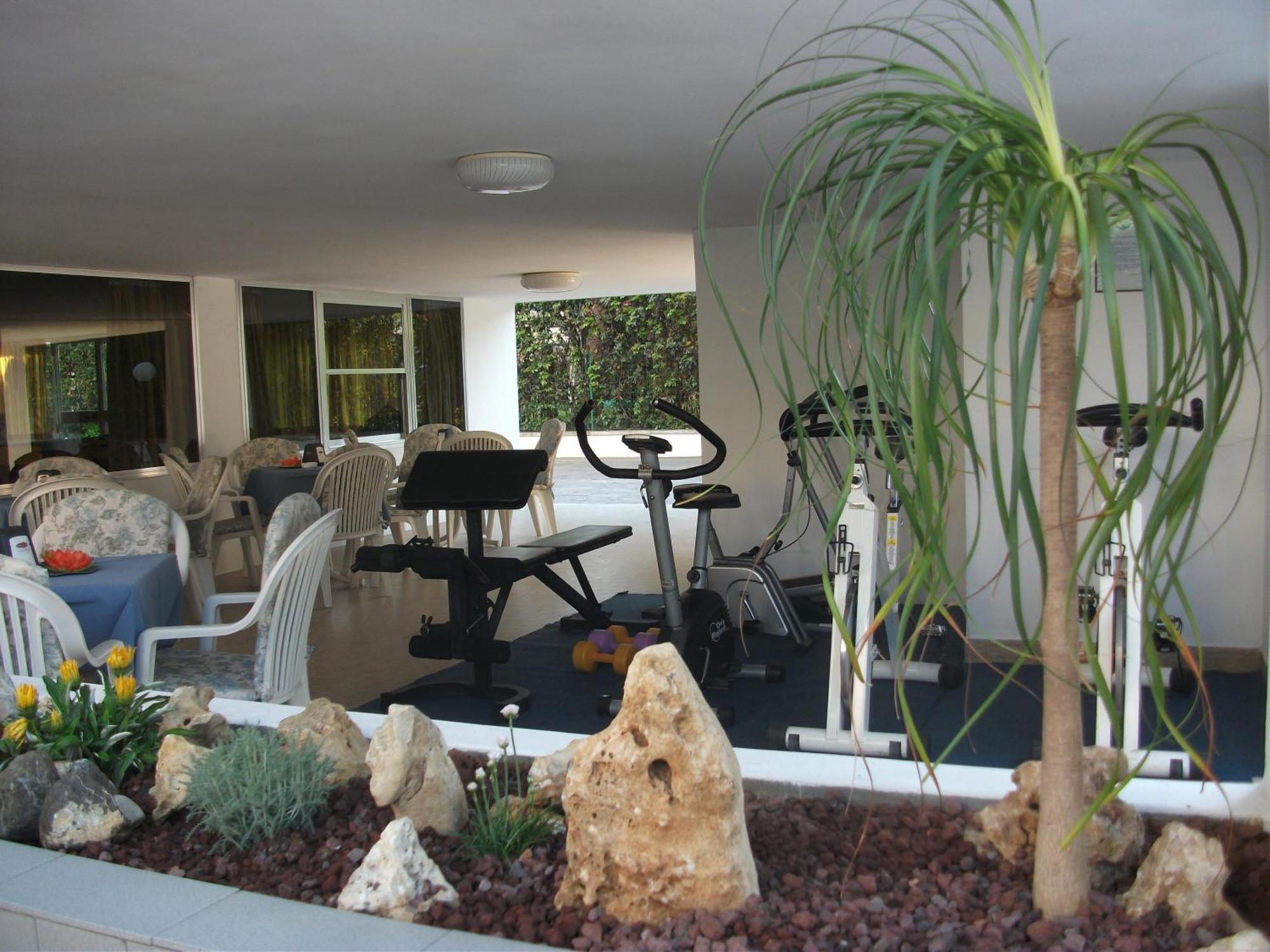 Hotel Kiss Cesenatico Exterior photo
